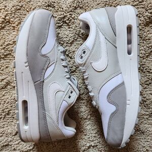 Wmns Nike Air Max 1 '87 LX Light Smoke Grey Brand New Sz 7